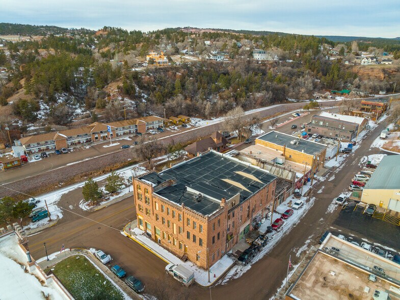 More Photos Of 603 N River St, Hot Springs Hotel For Sale