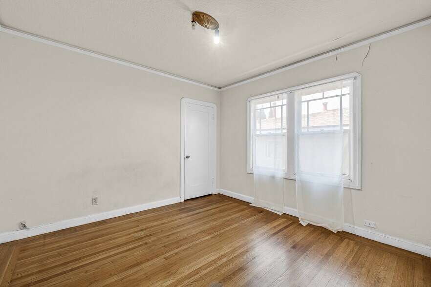 More Photos Of 1755 Washington Ave, San Leandro Bar For Sale