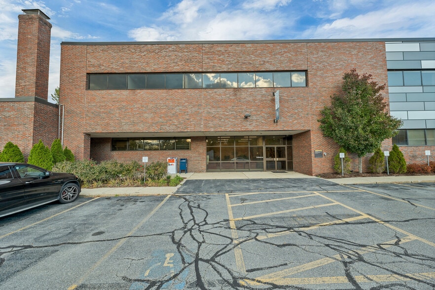 More Photos Of 231 Sutton St, North Andover Medical For Sale