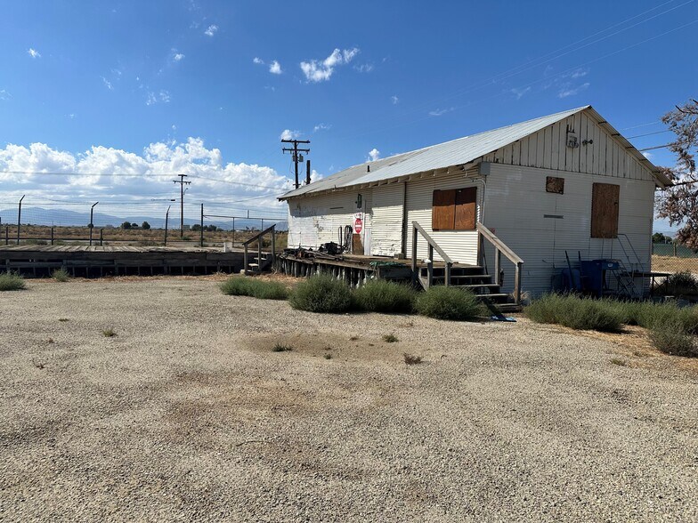 More Photos Of 3301 E Avenue I, Lancaster Warehouse For Sale