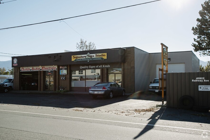 More Photos Of 45940 Railway Ave, Chilliwack Auto Repair For Sale