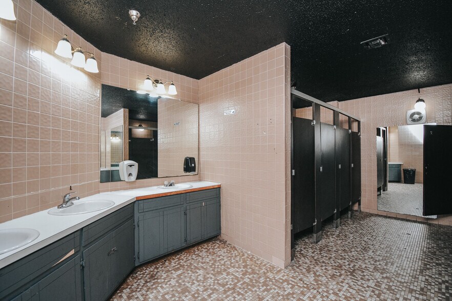More Photos Of 4106 Houston Hwy, Victoria General Retail For Sale