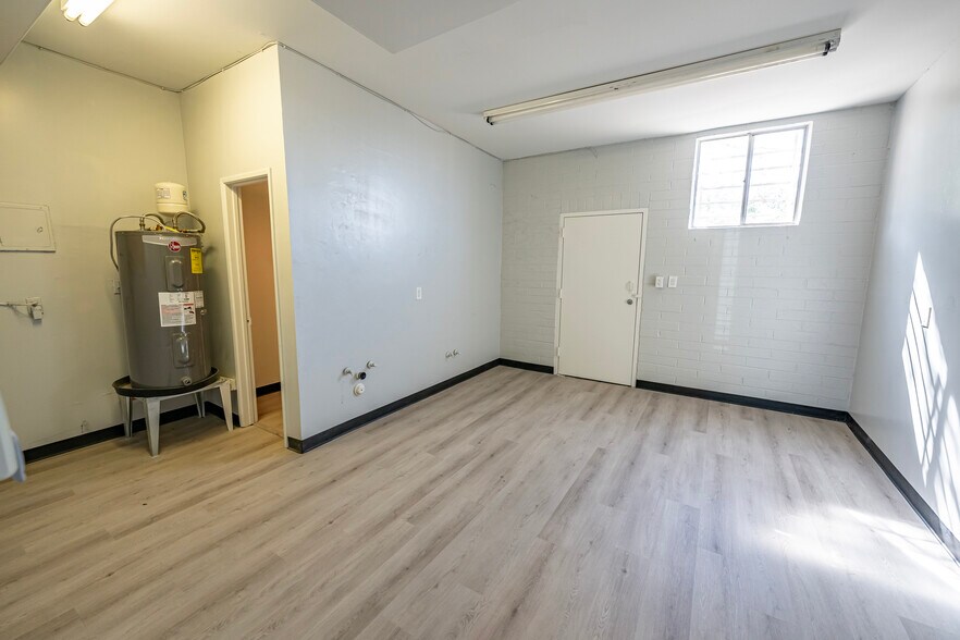 More Photos Of 1200 E Andy Devine Ave, Kingman Office For Sale