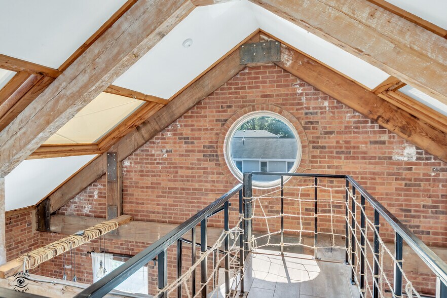 More Photos Of 1000 S Hamilton St, Lockport Loft Creative Space For Sale