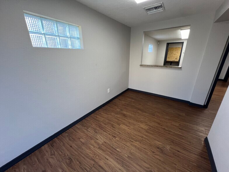 More Photos Of 512 S Dale Mabry Hwy, Tampa Office For Sale