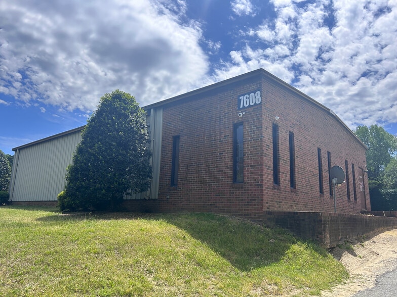 More Photos Of 7608 Grier Rd, Charlotte Warehouse For Lease