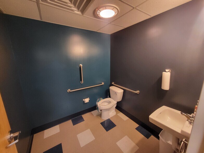 More Photos Of 201 Sunset Blvd E, Chambersburg Warehouse For Sale