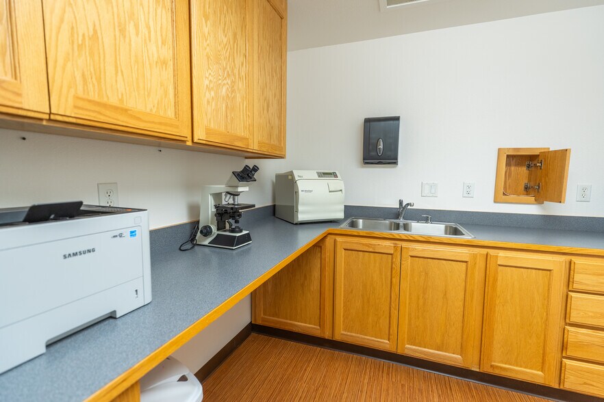 More Photos Of 3070 Camino Heights Dr, Camino Office For Lease