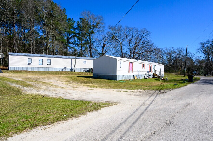More Photos Of 100 Lunsford Cir, Opp Manufactured Housing Mobile Home Park For Sale