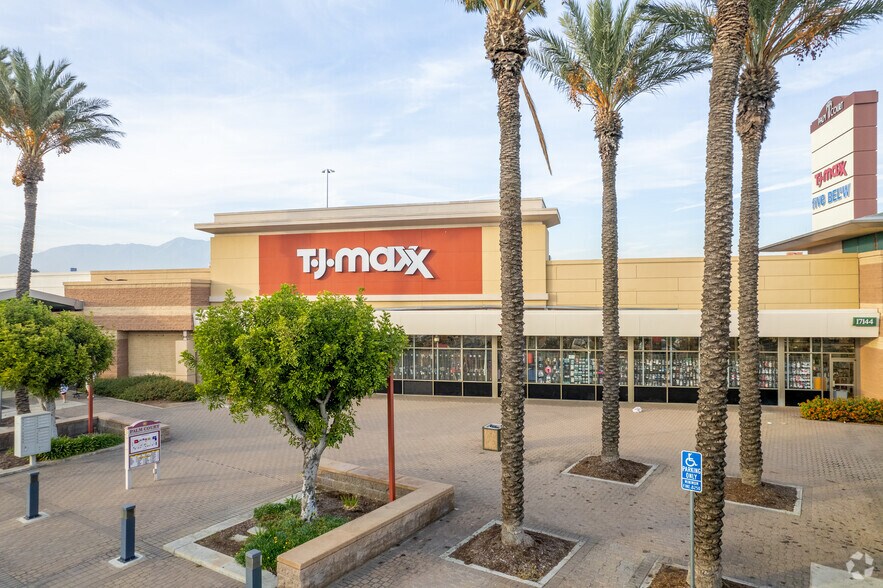 More Photos Of 16920-17296 Slover Ave, Fontana Unknown For Lease
