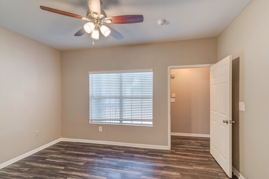 More Photos Of 1045 Sanger Ave, New Braunfels Apartments For Sale