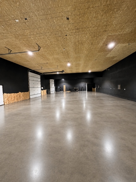 More Photos Of 3235 E Reid Rd, Grand Blanc Self Storage For Lease