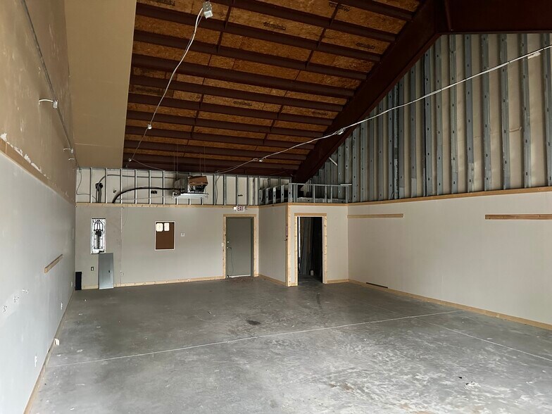 More Photos Of 201 Stonewall St, Cartersville Office For Sale