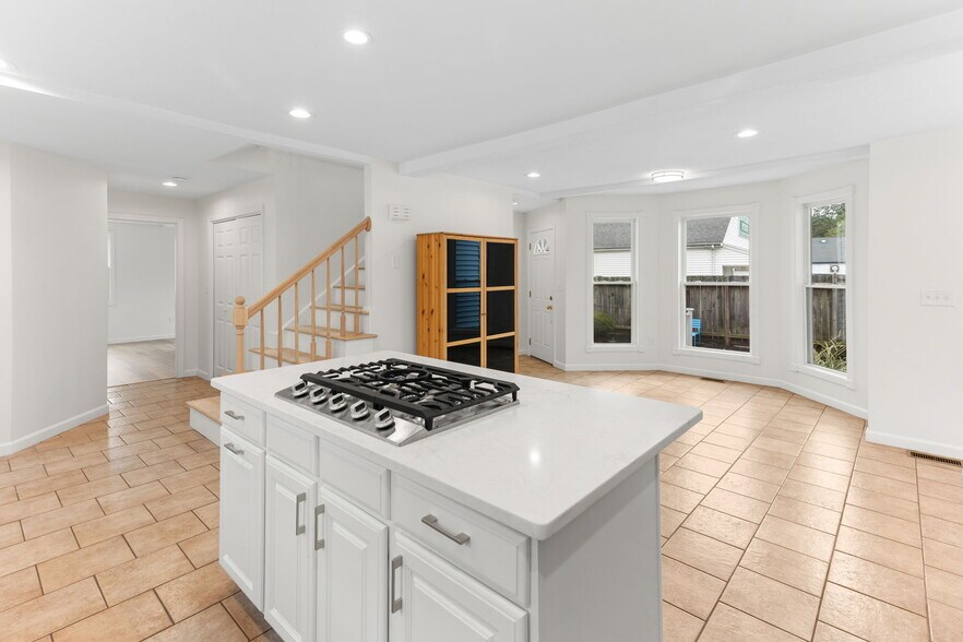 More Photos Of 280 Washington St, North Easton Light Distribution For Sale