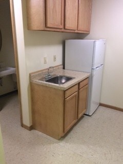 More Photos Of 817 Kilbourne St, Bellevue Medical For Lease