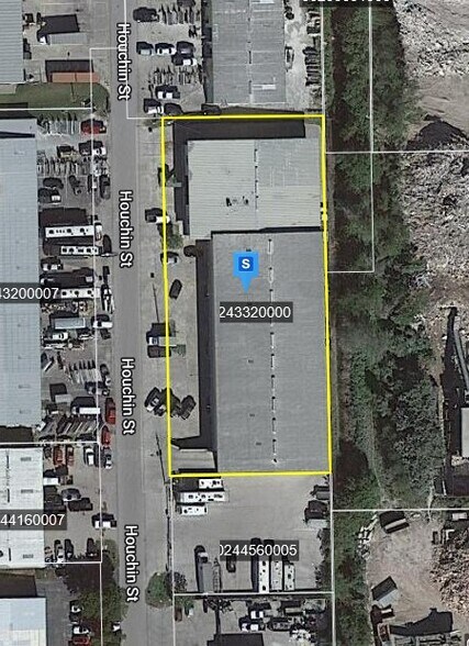 More Photos Of 5800 Houchin St, Naples Self Storage For Lease