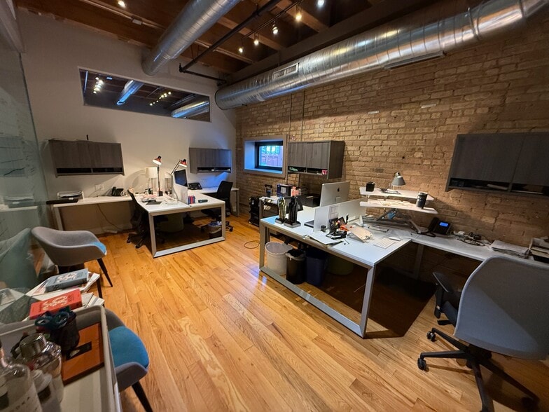 More Photos Of 106 N Aberdeen St, Chicago Office Residential For Sale