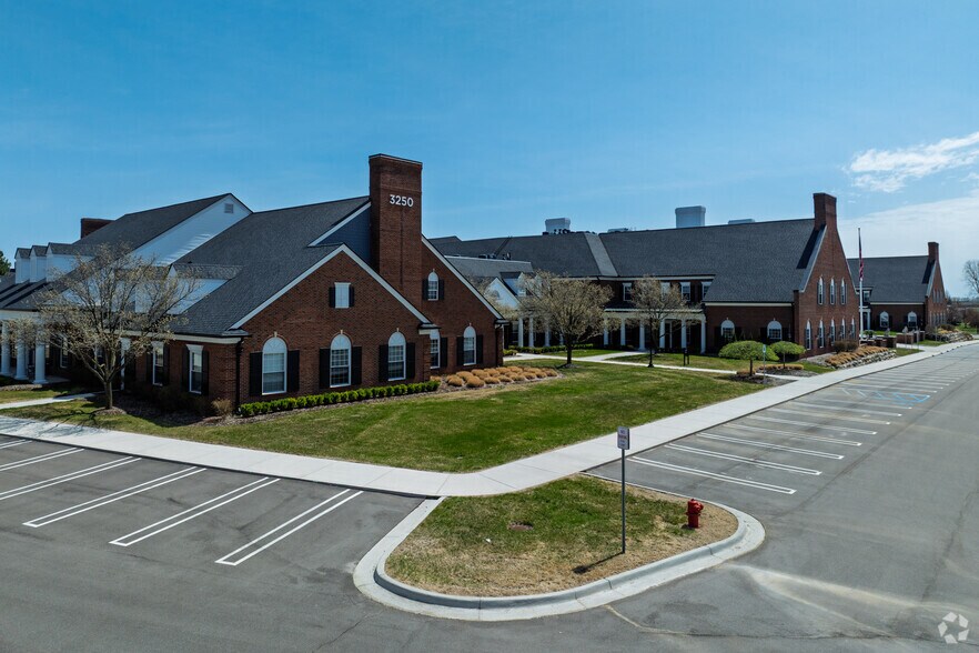 More Photos Of 3250-3256 University Dr, Auburn Hills Medical For Lease
