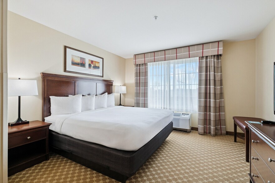 More Photos Of 130 Holiday Blvd, Covington Hotel For Sale