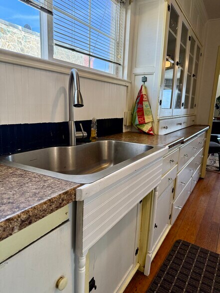 More Photos Of 142 NW Front St, Prairie City Storefront Retail Residential For Sale