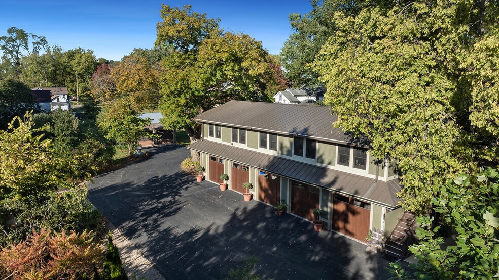 More Photos Of 409 N State St, Franklin Grove Hotel For Sale