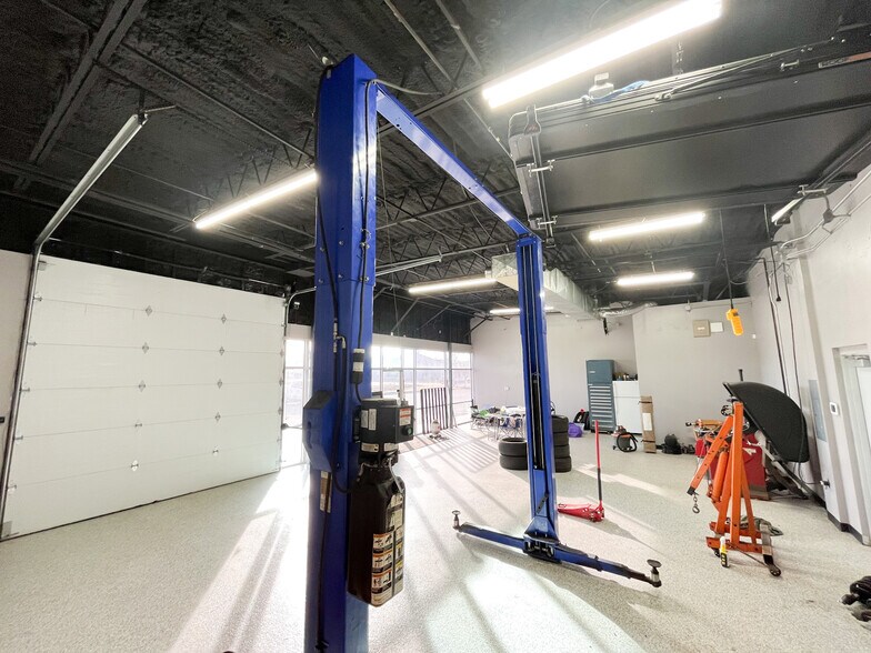 More Photos Of 610-614 N National Ave, Springfield General Retail For Sale