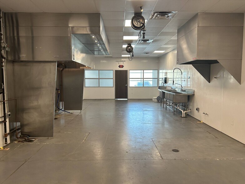 More Photos Of 630 Ralph Ablanedo Dr, Austin Restaurant For Lease