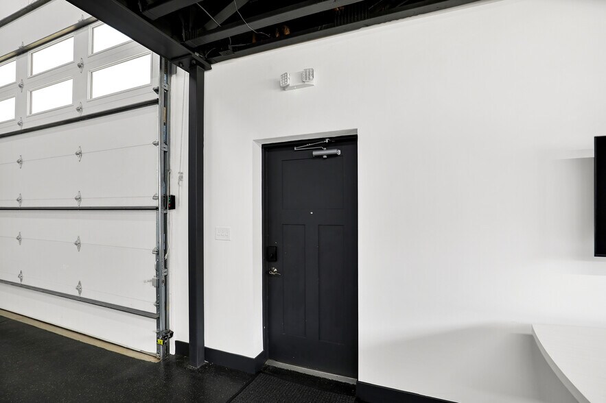 More Photos Of 17725 Motor District Cir, Carmel Showroom For Sale