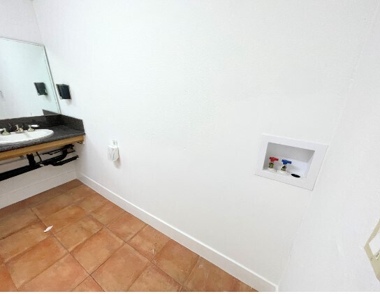 More Photos Of 4077 W Pico Blvd, Los Angeles Medical For Lease