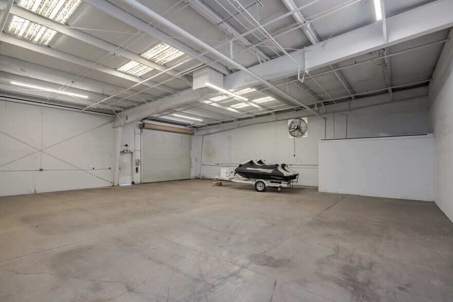 More Photos Of 1950 Centers Ave, Lake Havasu City Warehouse For Lease