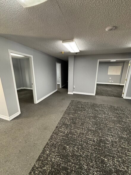 More Photos Of 5695 Parachute Cir, Colorado Springs Service For Lease