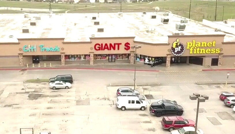 More Photos Of 6921-7053 Highway 6 S, Houston Unknown For Lease