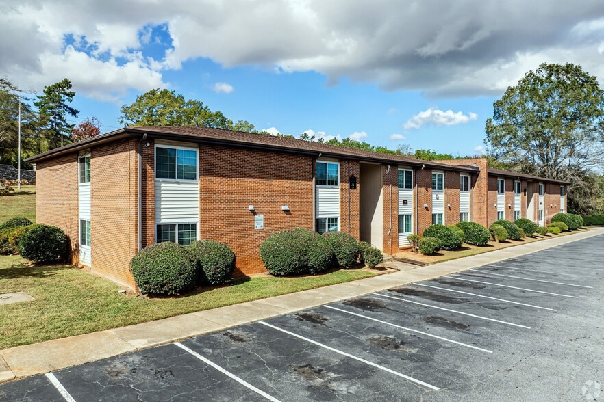 Primary Photo Of 1 Lakeside Rd, Greenville Apartments For Sale