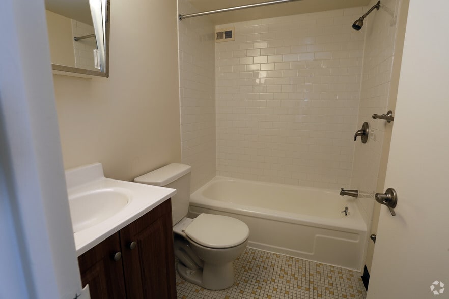 More Photos Of 2375 Woodward St, Philadelphia Apartments For Lease