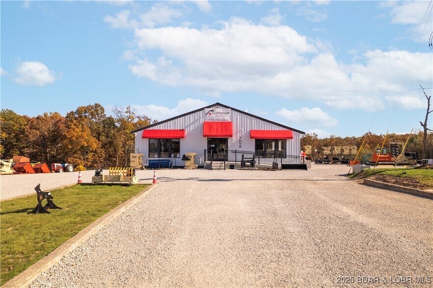 Primary Photo Of 706 N Main St, Gravois Mills General Retail For Sale