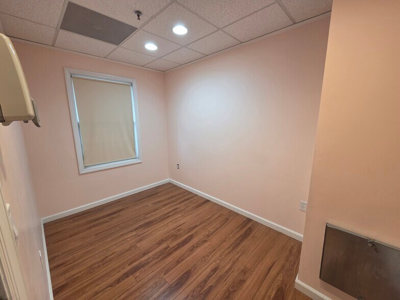 More Photos Of 551 Newman Springs Rd, Lincroft Office Residential For Lease
