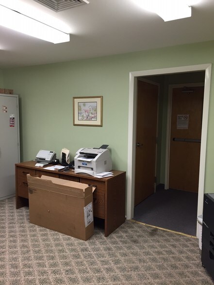 More Photos Of 100 Smithfield Ave, Pawtucket Medical For Sale