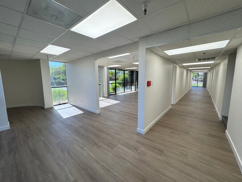 More Photos Of 5250 S 31st Pl, Phoenix Distribution For Lease