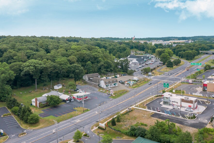 More Photos Of 1620 Ulster Ave, Lake Katrine Restaurant For Lease