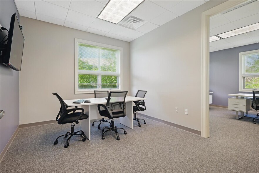 More Photos Of 2545 N Opdyke Rd, Auburn Hills Medical For Sale