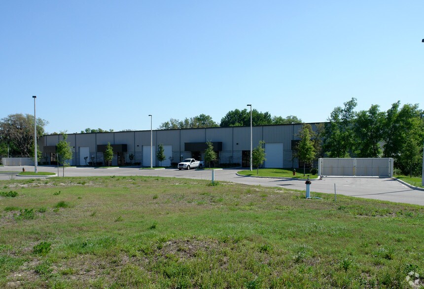 More Photos Of 6541 N Orange Blossom Trl, Orlando Warehouse For Lease