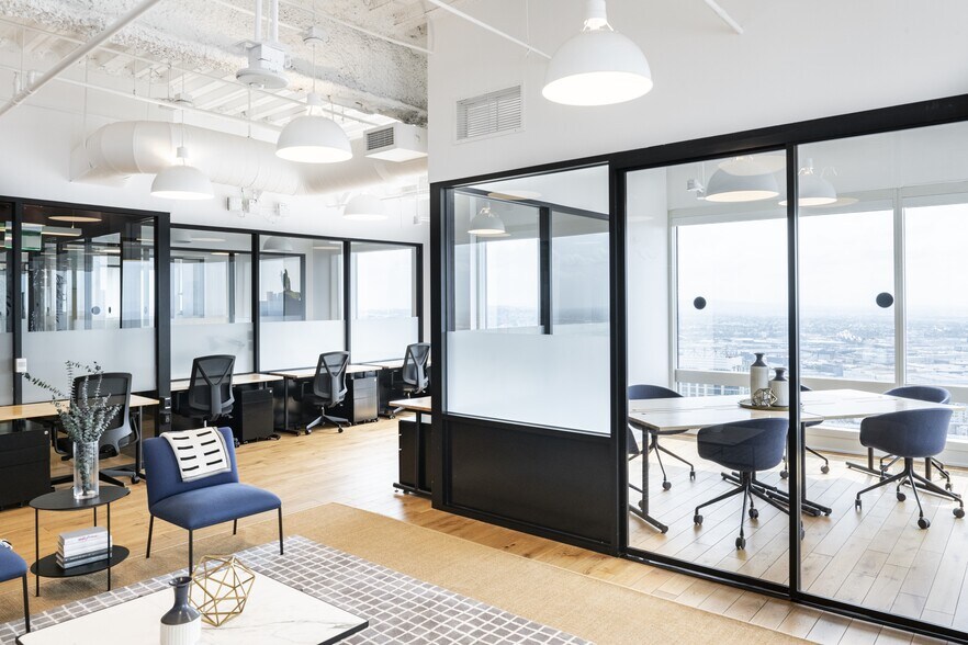 More Photos Of 555 W 5th St, Los Angeles Office For Lease