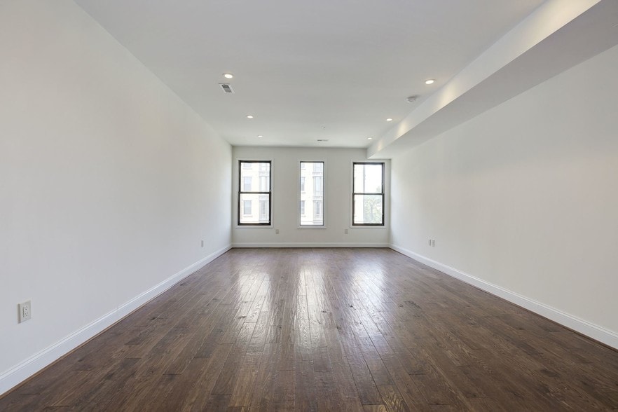 More Photos Of 335 H St NE, Washington Multifamily For Sale