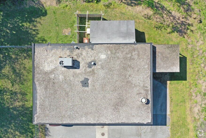 More Photos Of 604 Old Thomasville Rd, High Point Warehouse For Lease