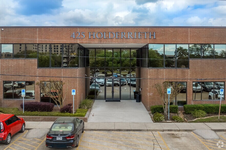 More Photos Of 425 Holderrieth Blvd, Tomball Medical For Lease