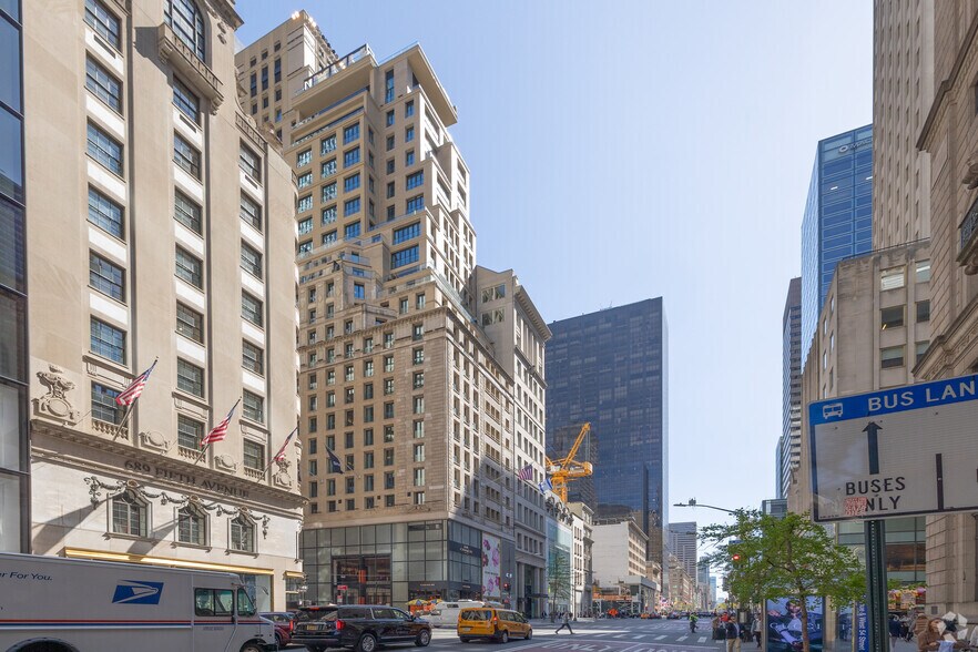 More Photos Of 685 5th Ave, New York Apartments For Lease