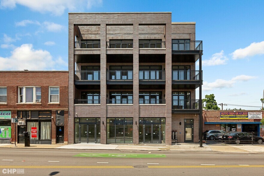 Primary Photo Of 4414 N Kedzie Ave, Chicago Apartments For Lease