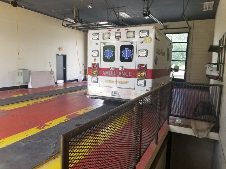 More Photos Of 2802 Regency Blvd, Augusta Auto Repair For Lease