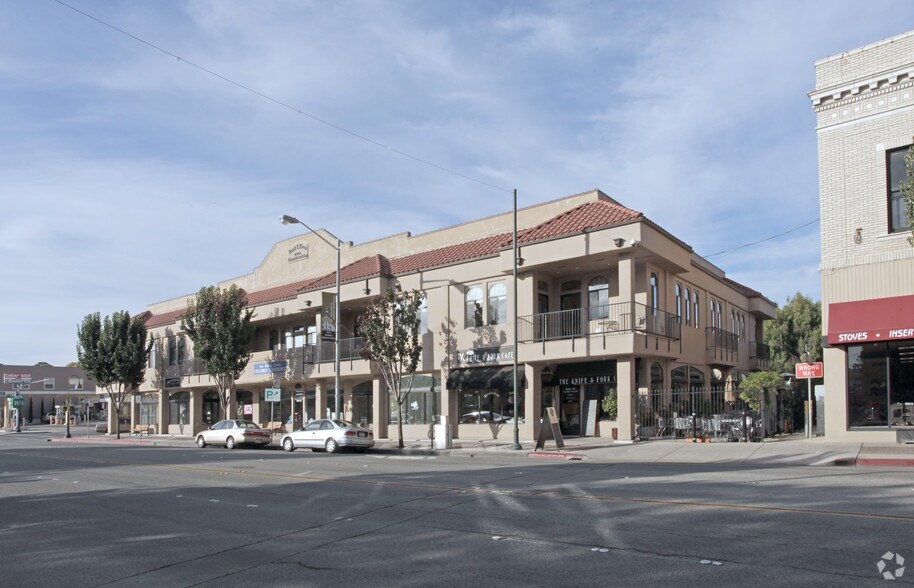More Photos Of 650 San Benito St, Hollister Freestanding For Lease