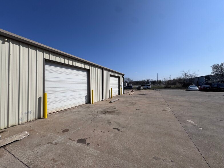 More Photos Of 102 S 111th Ave, Tulsa Warehouse For Sale